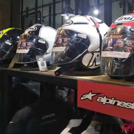 apa itu helm double visor