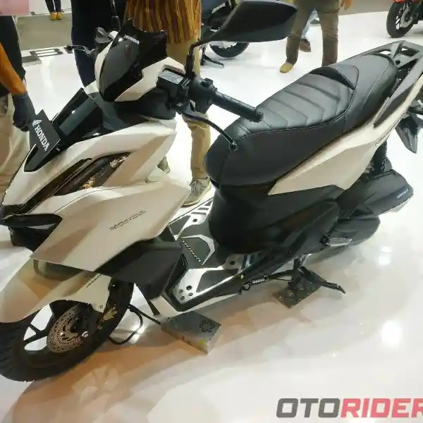 Promo Honda Vario 160 Di IIMS 2022