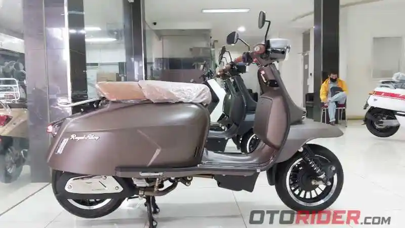 Lambretta Bukan Vespa - Phố Xe Máy Xưa Và Nay / Scooter: