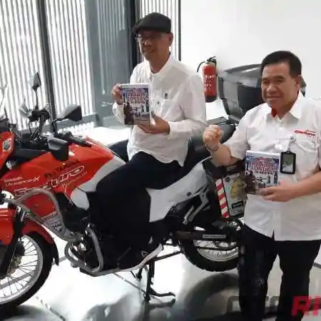 Stephen Langitan Launching Buku Naik Motor Seorang Diri