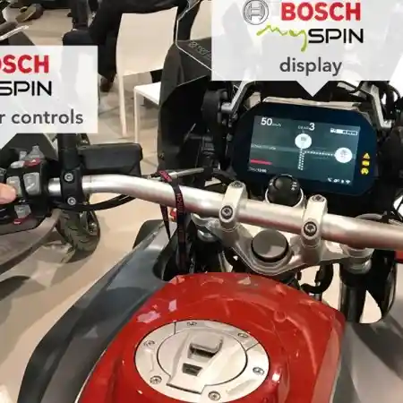 Teknologi split screen Bosch atau mirroring layar