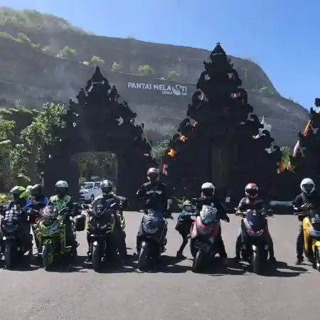 Touring komunitas Yamaha Bali