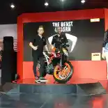 Beli KTM Duke 250 dan Duke 390 Sekarang, Tunggu STNK-nya 6 Bulan Lagi Beli KTM Duke 250 dan Duke 390 Sekarang, Tunggu STNK-nya 6 Bulan Lagi