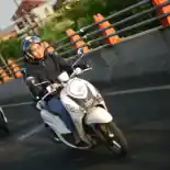 Yamaha Edukasi Safety Riding ke Wanita Surabaya