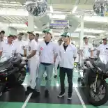 Marquez dan Pedrosa Tengok Pabrik Motor Honda Terbesar di Dunia