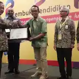 Agen Pemegang Merek Motor Ini Raih Penghargaan Dari Kemendikbud RI