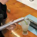 Bolehkah Oli Transmisi Mobil Dipakai Buat Pelumas Shock Breaker Motor?