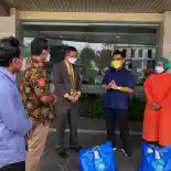 Yayasan Astra Honda Motor Salurkan Bantuan untuk Nakes