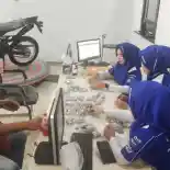 Konsumen Yamaha di Mamuju Beli NMax 155 Gunakan Ribuan Uang Koin