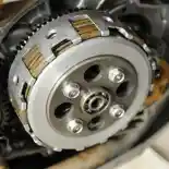 Kebiasaan Sederhana Ini Buat Kampas Kopling Motor Jadi Lebih Awet
