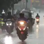 Empat Hal Wajib Diketahui Saat Memilih Jas Hujan yang Tepat