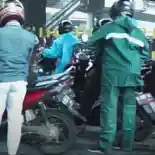 Larangan Berteduh di Bawah Flyover Bagi Pemotor Saat Hujan