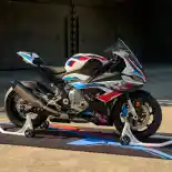 BMW M 1000 RR Debut Perdana di Dunia, Tenaganya Capai 212 DK!