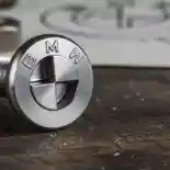 Unik! BMW Membuat Sekrup Berbentuk Logo Baling-Baling Unik! BMW Membuat Sekrup Berbentuk Logo Baling-Baling