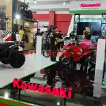 Kawasaki Tampilkan Ninja ZX-25RR hingga Program Test Ride di IIMS 2026