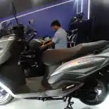 Perbedaan Tinggi Jok Suzuki Burgman 125 dan Yamaha Fazzio