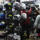 Jarang Terjadi, Helm Cargloss Dijual Rp 100 ribuan