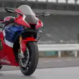 Melihat Kekarnya CBR1000RR-R Fireblade Tanpa Fairing Melihat Kekarnya CBR1000RR-R Fireblade Tanpa Fairing