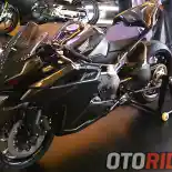 Modifikasi Honda CBR250RR, Inspirasi Aliran East dan West