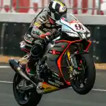 Leon Haslam Girang Satu Tim Dengan Max Biaggi Leon Haslam Girang Satu Tim Dengan Max Biaggi