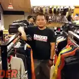 Distro Khusus Apparel Motor, Bebas Pilih Merek