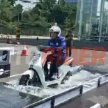 Empat Ruas Jalan di Jakarta Terendam, Ini Imbauan untuk Pengguna Motor Listrik