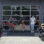 Royal Enfield Resmikan Gerai Eksklusif Baru di Surabaya