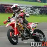 Galeri Foto Dimas Ekky Pratama Sliding Bersama Motor Supermoto Galeri Foto Dimas Ekky Pratama Sliding Bersama Motor Supermoto