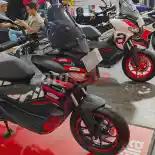 Piaggio Indonesia Tampilkan Warna Baru Produk Aprilia dan Vespa di GIIAS 2025