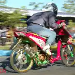 Tren Drag Bike Plus Kontes Motor, Dari Trophy sampai Piercing