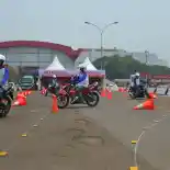 Wahana Makmur Sejati Ajak 100 Siswa SMK ke Lintasan Balap Wahana Makmur Sejati Ajak 100 Siswa SMK ke Lintasan Balap