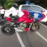 Polisi Berhentikan Ducati Streetfighter V4 Knalpot Standar, Salah Tilang?