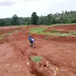 Susah-Susah Gampang, Berikut Tips Lewati Jalan Berlumpur Pakai Motor Trail