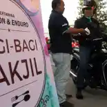 Pertamina Lubricants Bagi-Bagi Takjil di 30 Titik