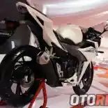 Pelek All New CBR150R ke CBR150R Lama, Tinggal Plek, Tapi Ini Konsekuensinya