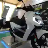 Nikmati Akhir Pekan dengan Mencoba Motor Listrik di GIIAS Surabaya 2023 Nikmati Akhir Pekan dengan Mencoba Motor Listrik di GIIAS Surabaya 2023