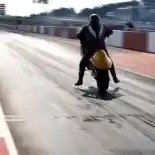 Suzuki Hayabusa Bermesin Listrik di Lintasan Drag Mampu Kalahkan Bugatti!