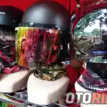 Bosan Helm Biasa? Bisa Pilih Model Custom