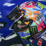 Valentino Rossi Lelang Helm Bantu Penderita Kanker, Tembus Ratusan Juta Rupiah! 