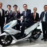 Pantaskah Honda PCX Baru Ditunggu? Inilah Paparan Pengamat Otomotif!