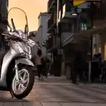 Akhirnya Honda Resmi Perkenalkan Skuter 300 cc 