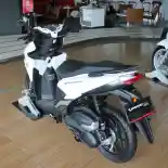 Bila Anda Menyukai Motor Berwarna Putih, Inilah Kelebihan dan Kekurangannya!