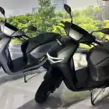 Perbandingan Fitur RoadSync Honda CUV e: dan New PCX 160