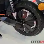 Amankah Motor Listrik Sering Menghantam Lubang?