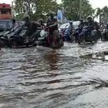Motor Terendam Banjir? Ganti Busi untuk Hindari Kerusakan Mesin Motor Terendam Banjir? Ganti Busi untuk Hindari Kerusakan Mesin
