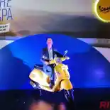 Vespa GTS 150 i-get ABS Disegarkan, Lampu dan Dasi Baru