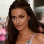 Bukan Supercar, Supermodel Irina Shayk Pilih Bermotor Bareng Kekasih