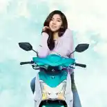 Isyana Sarasvati Naik Motor?