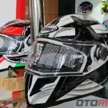 Cara Menyimpan Helm Agar Tidak Mudah Bau