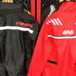 RC Motogarage Tawarkan Jas Hujan Premium Givi & Komine, Harga Terjangkau Loh